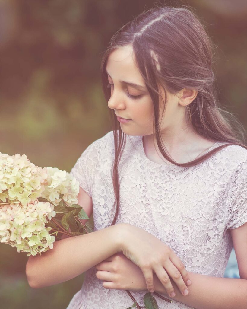 "I want a romantic picture with flowers"